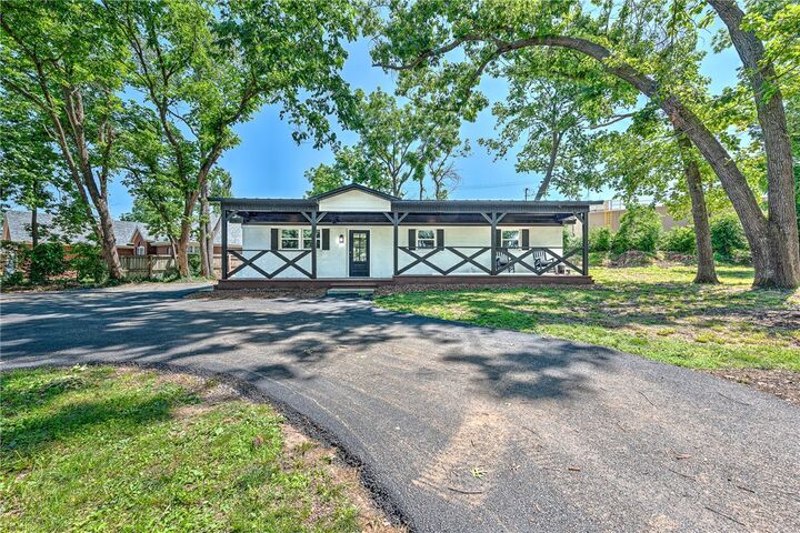 Property Photo:  312 NW J Street  AR 72712 