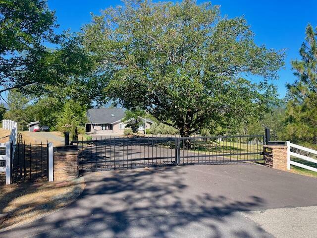 Property Photo: 180 Sun Oak Way OR 97526