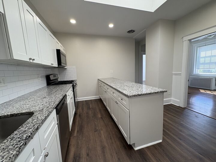 Property Photo:  996 Chestnut Street 2  MA 02464 