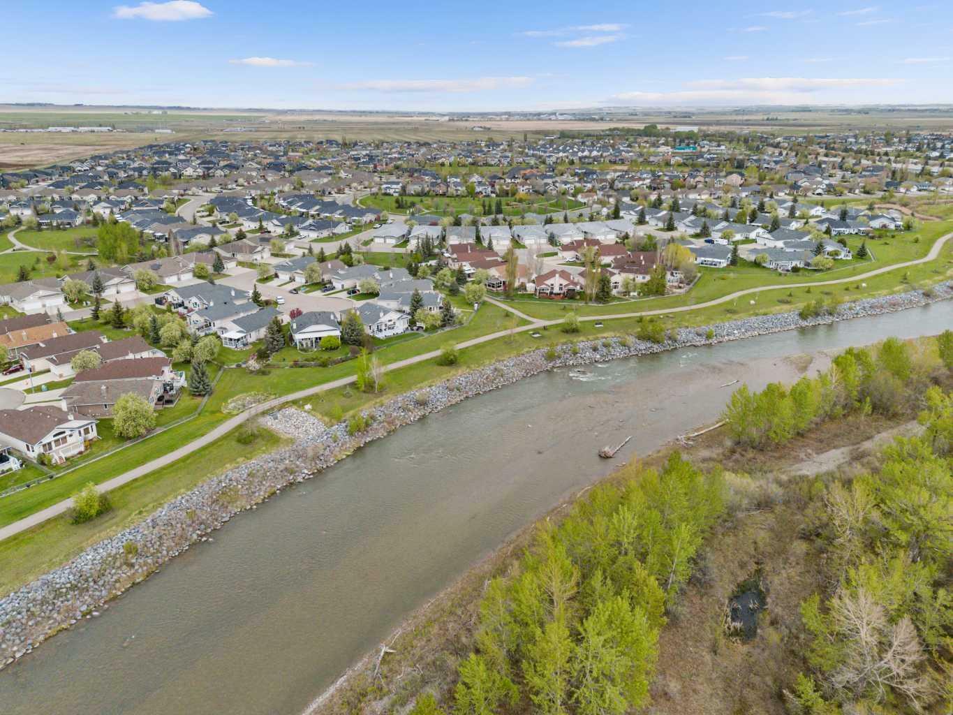 Property Photo: 310 Riverside Garden NW AB T1V 1Y9