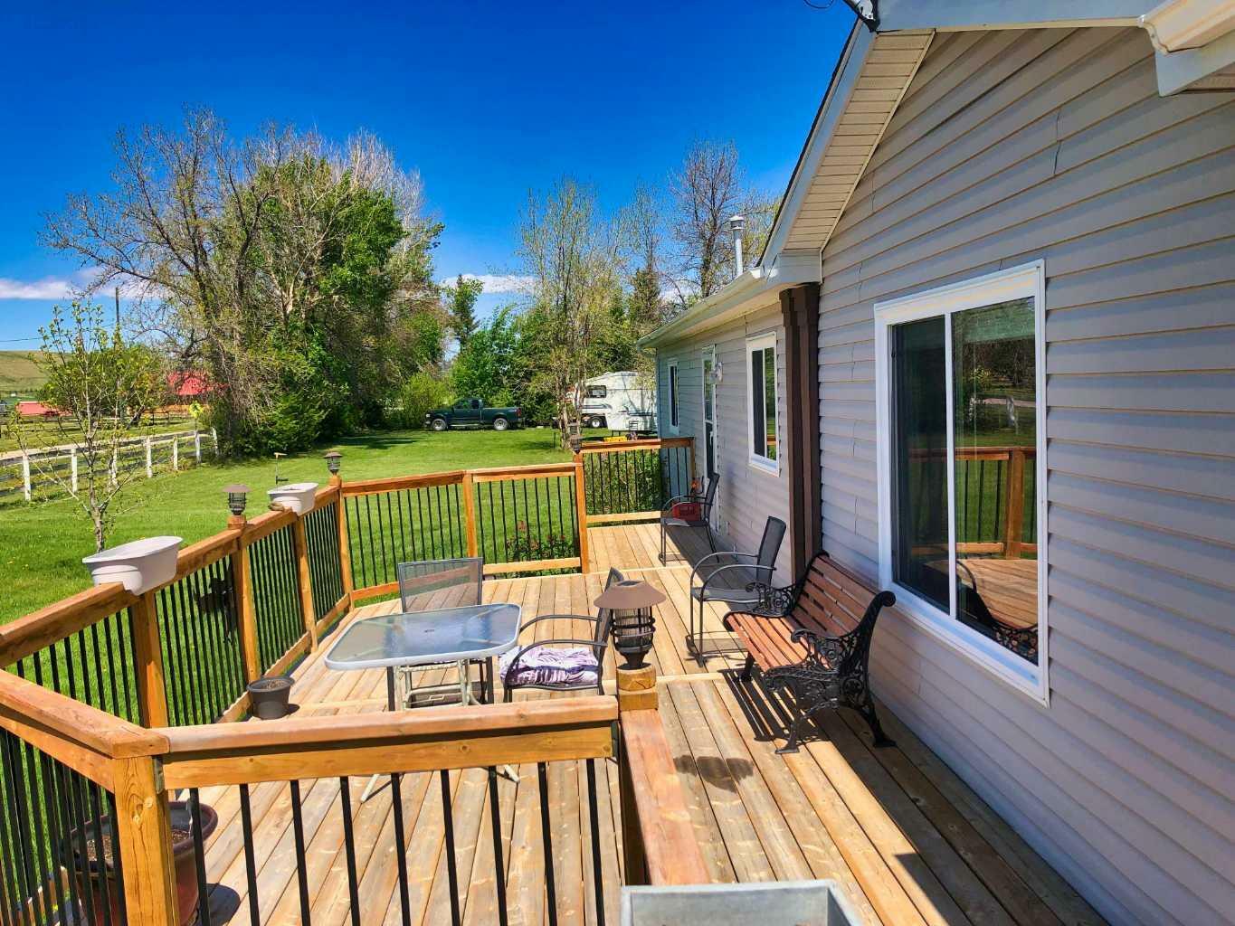 Property Photo: 26 1 Street E AB T0K 1E0