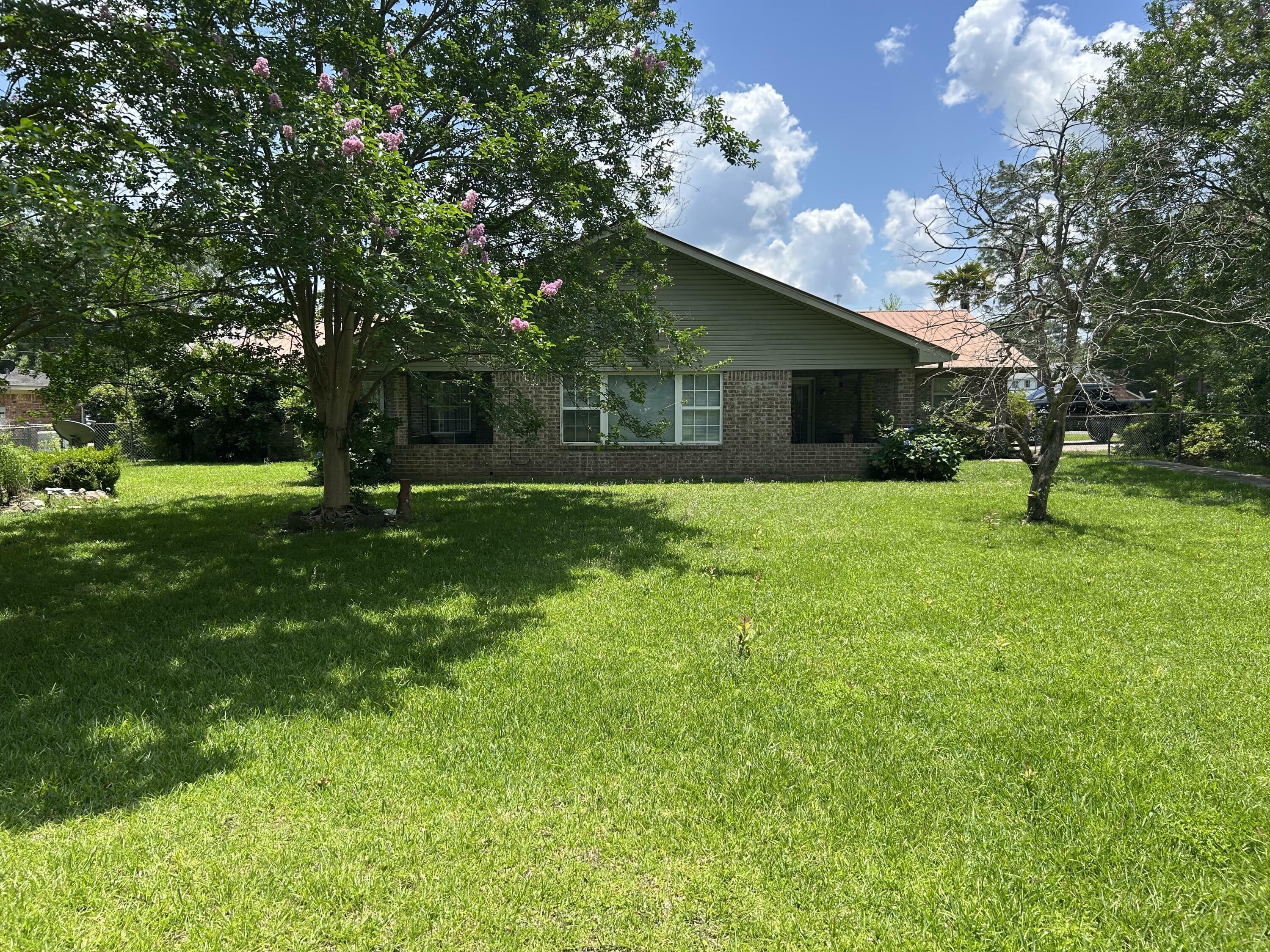 Property Photo:  1107 Sioux St  LA 70634 