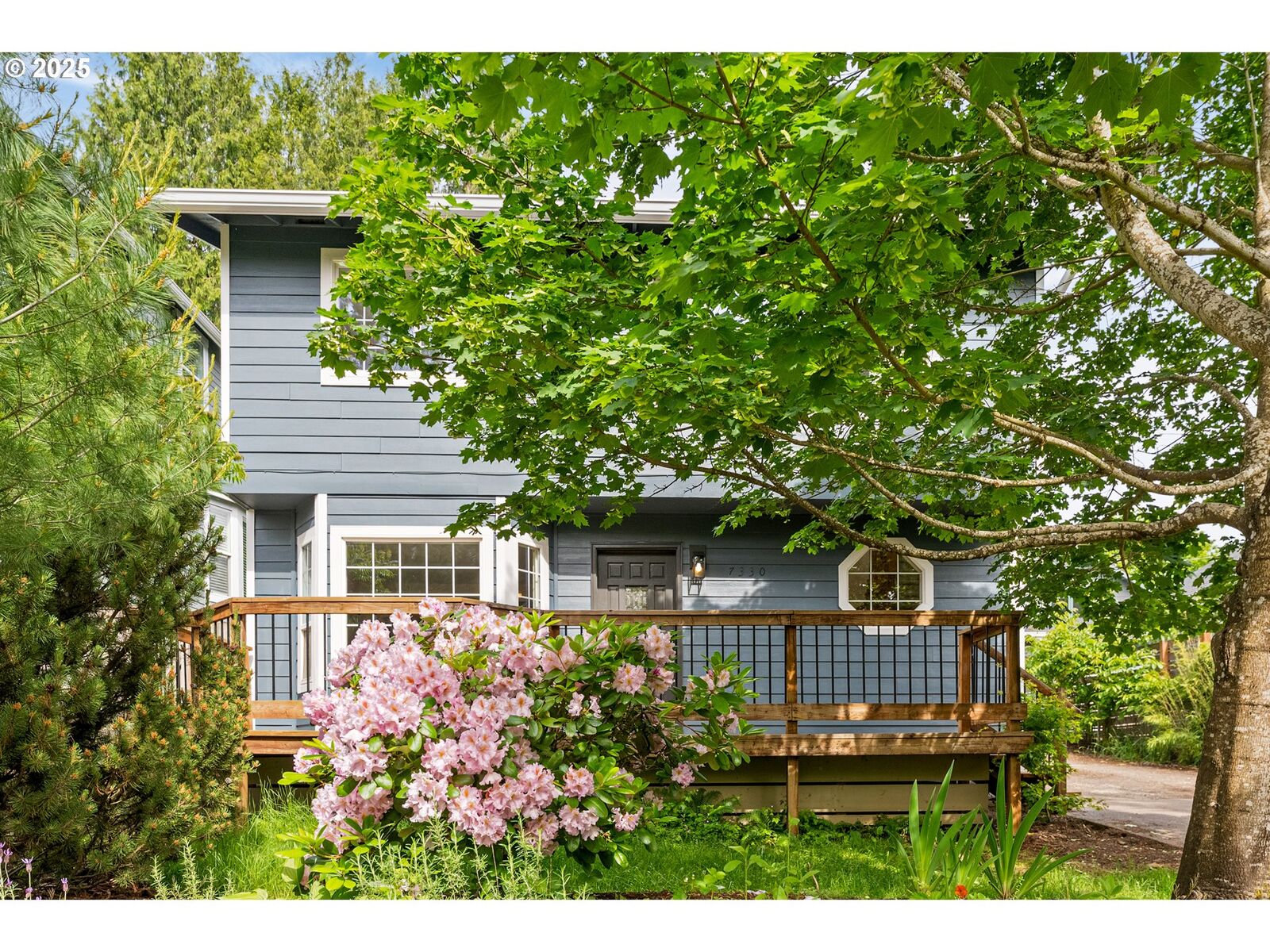 Property Photo:  7330 SW 33rd Ave  OR 97219 