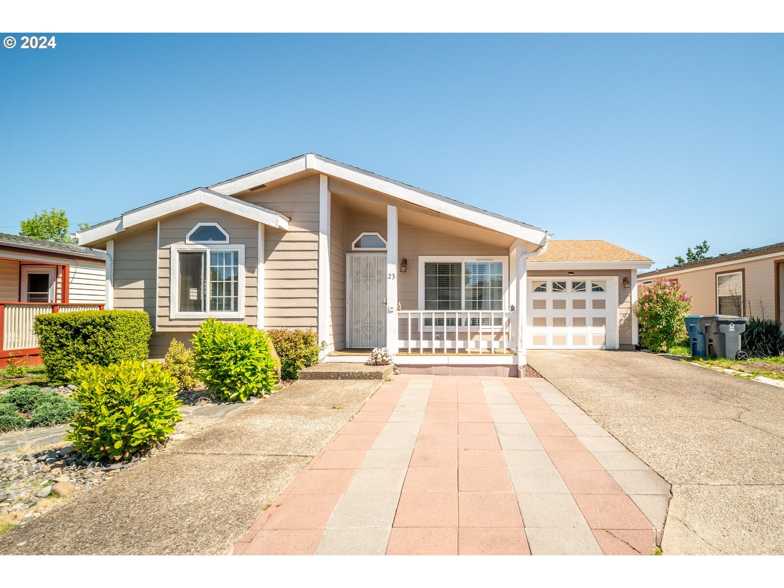 Property Photo:  14308 NE Sandy Blvd  OR 97230 