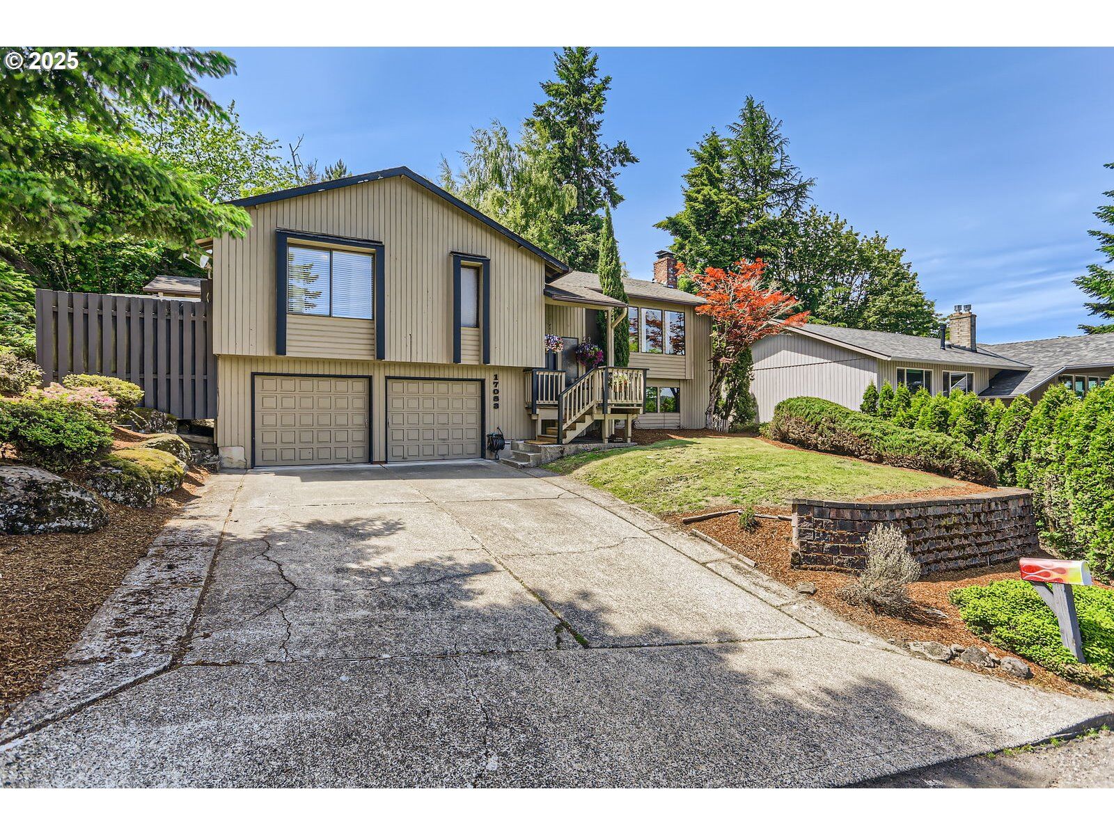 Property Photo:  17083 Stanhelma Dr  OR 97027 