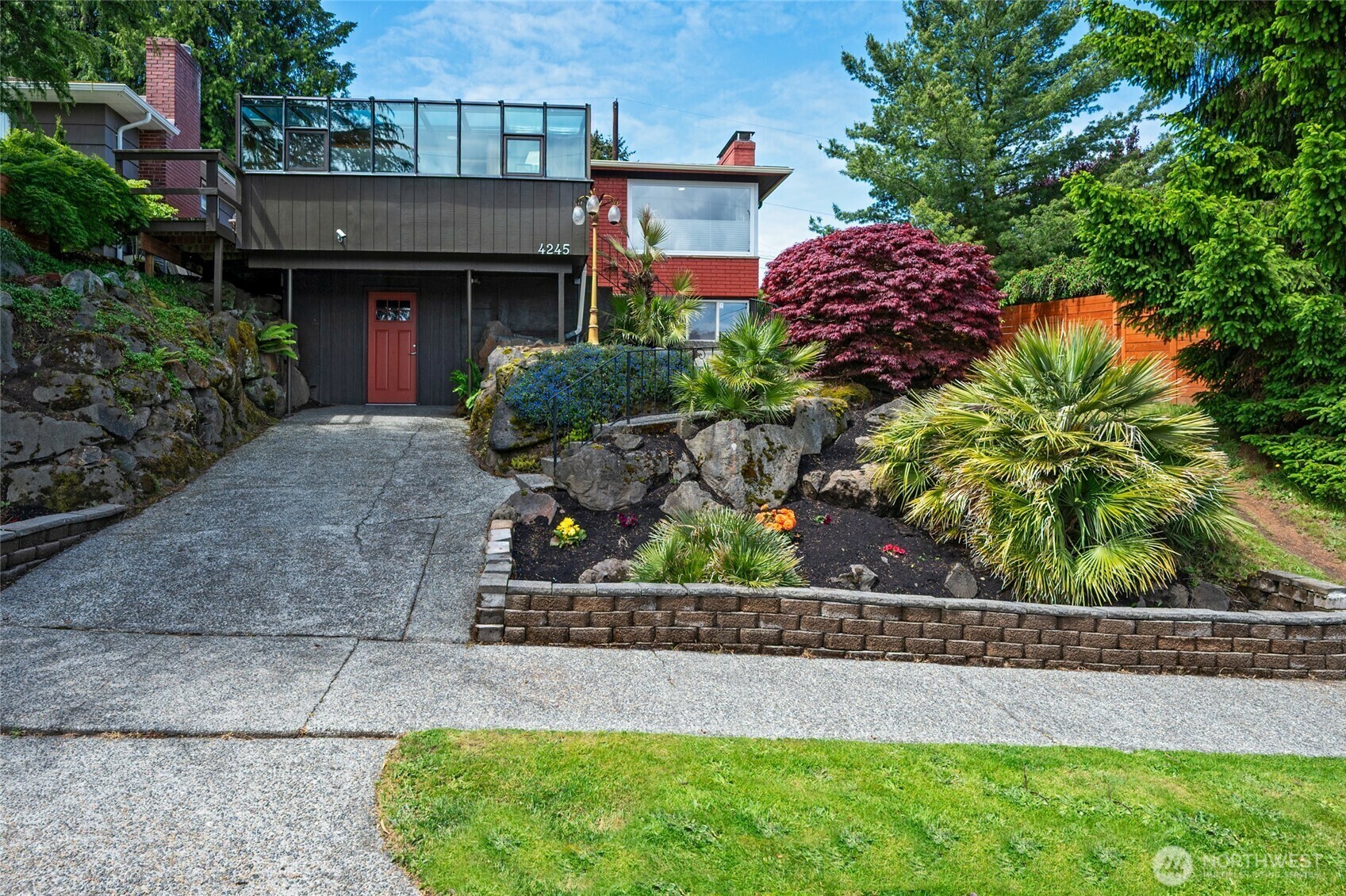 4245  Williams Avenue W  Seattle WA 98199 photo
