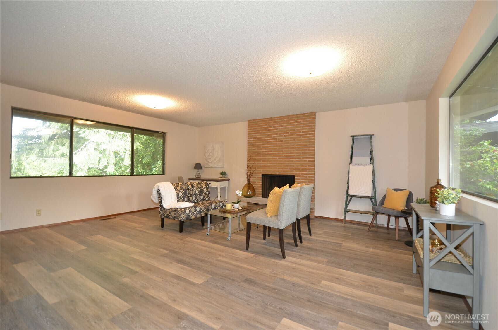 Property Photo: 18215 108th Avenue NE WA 98011