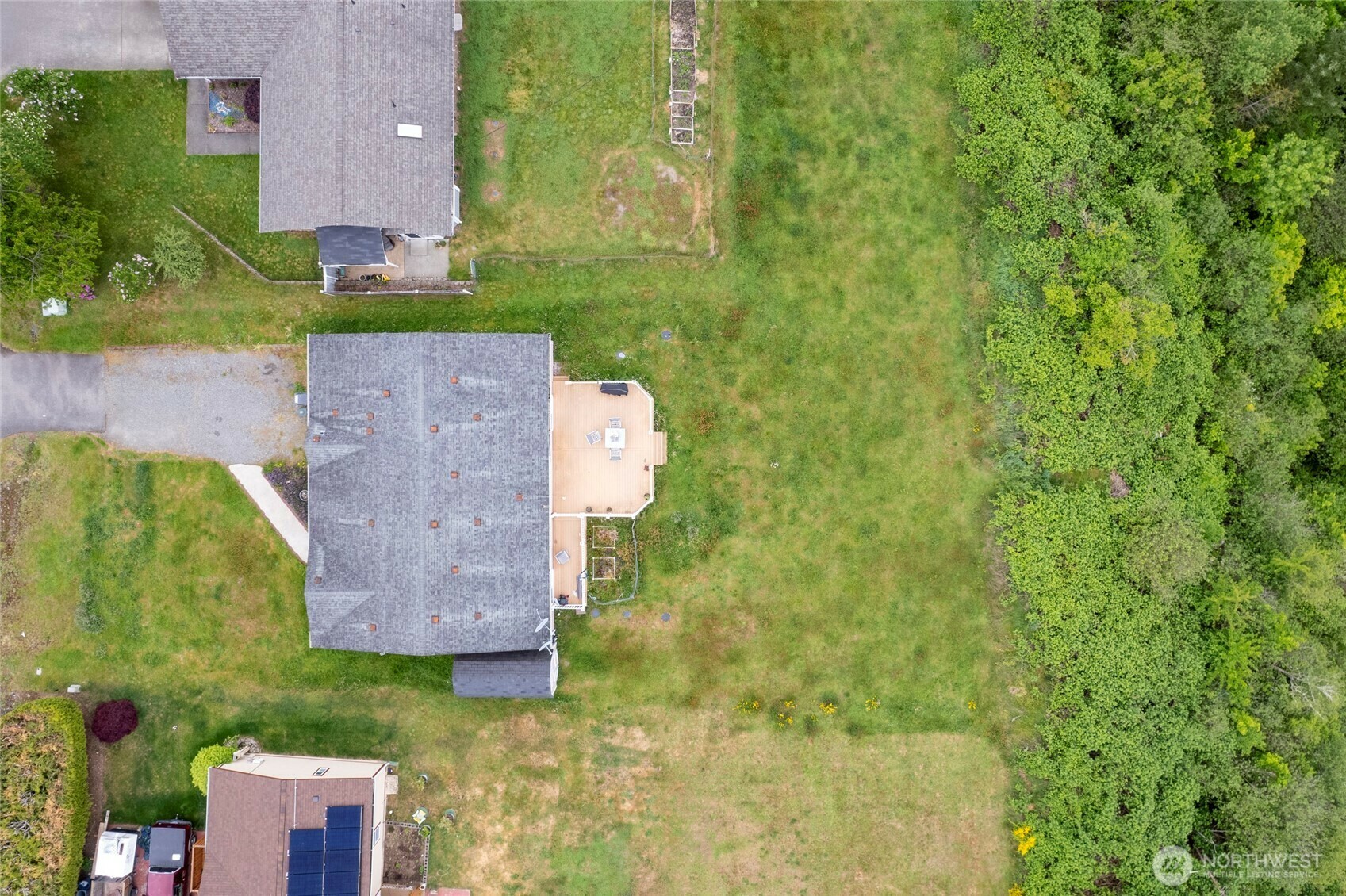 Property Photo: 13817 Prairie Ridge Drive E WA 98391