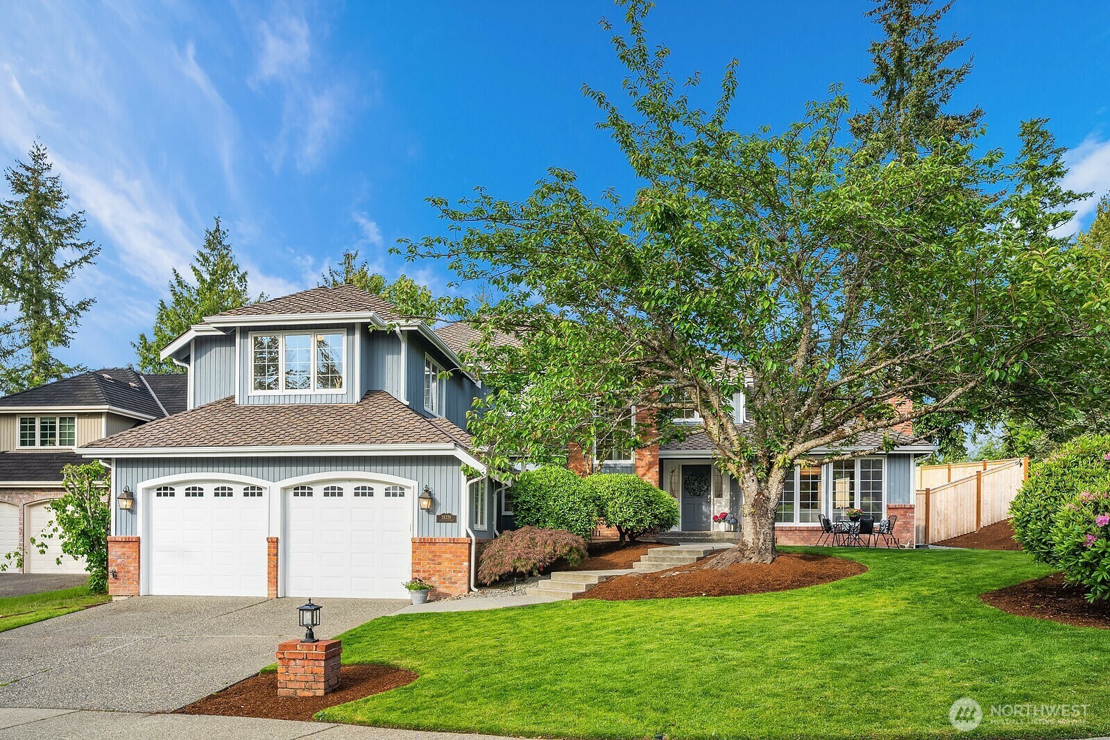Property Photo:  24228 SE 47th Street  WA 98029 