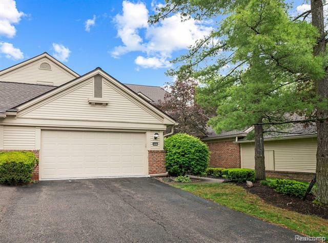 6943 Pebble Park Circle  West Bloomfield Twp MI 48322 photo