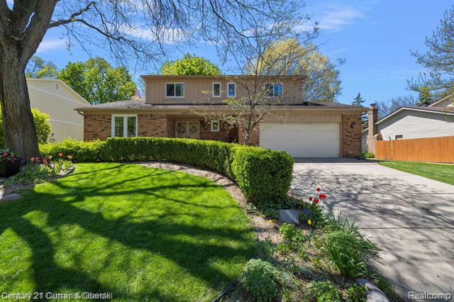 Property Photo: 25455 Buckminster Drive MI 48375