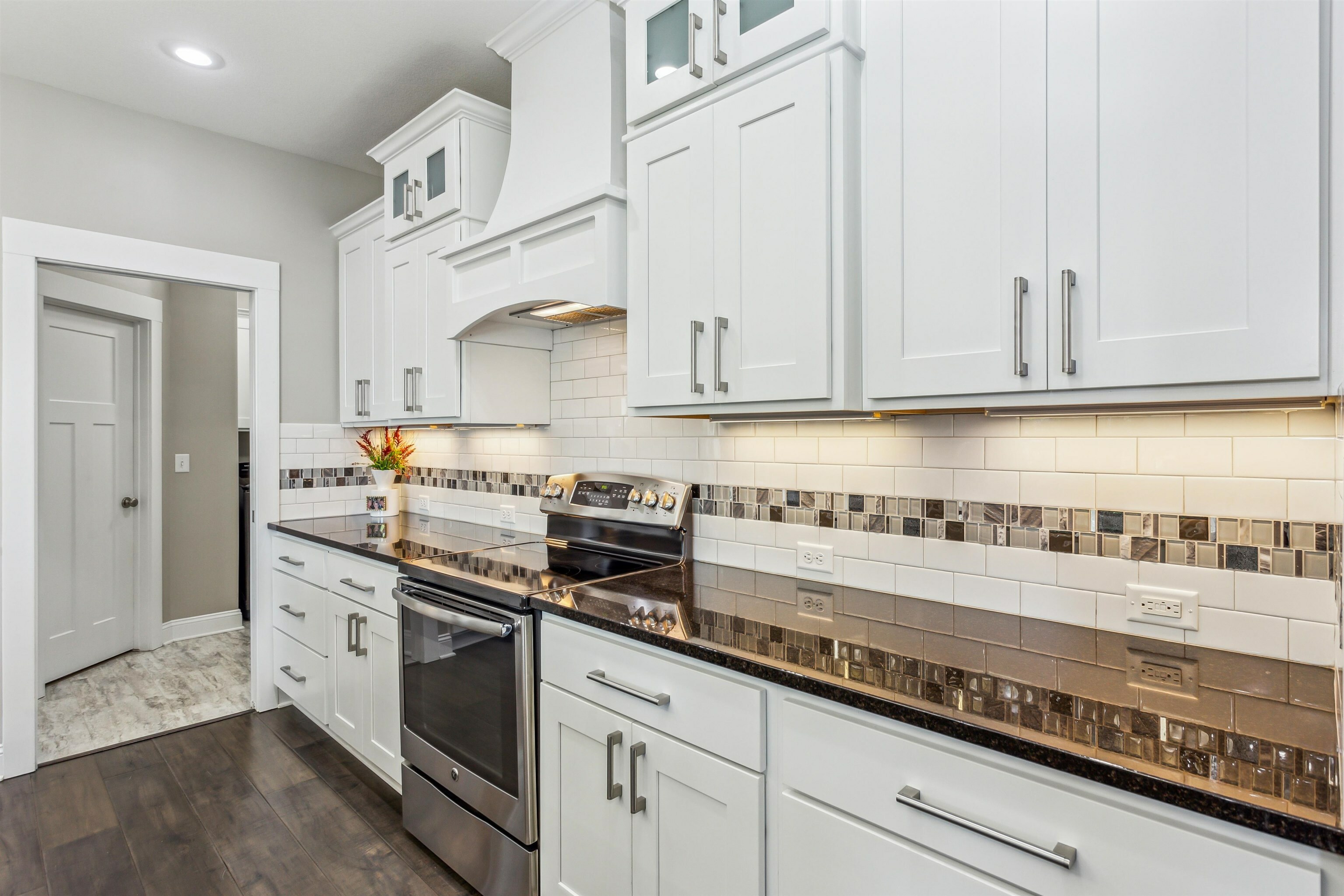 Property Photo: 832 S Glen Wood Ct KS 67230