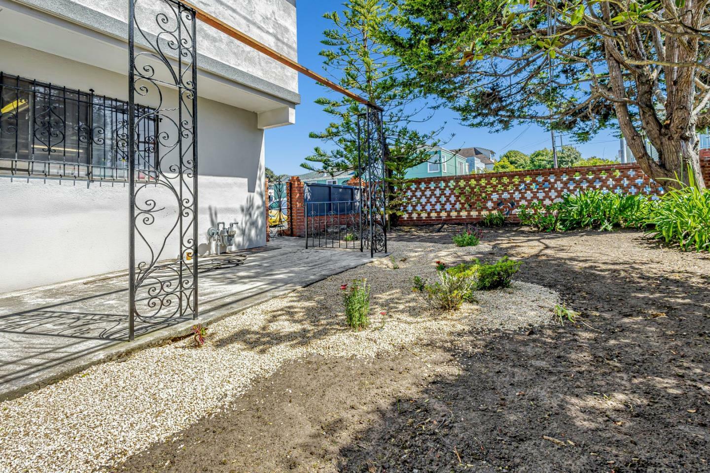 Property Photo: 2310 Wawona Street CA 94116