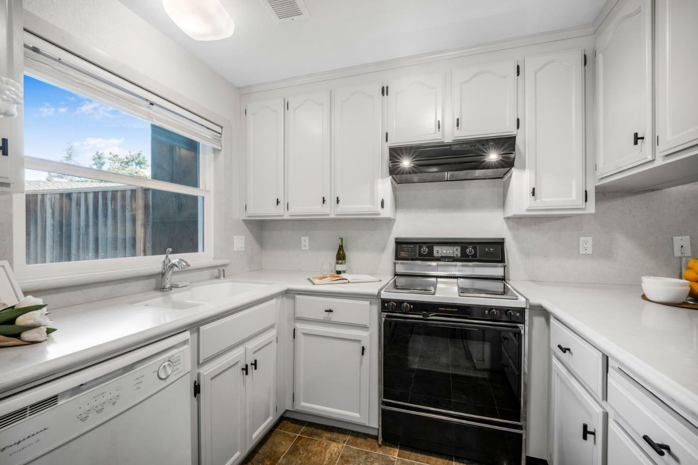 Property Photo: 846 Rue Montagne CA 95008