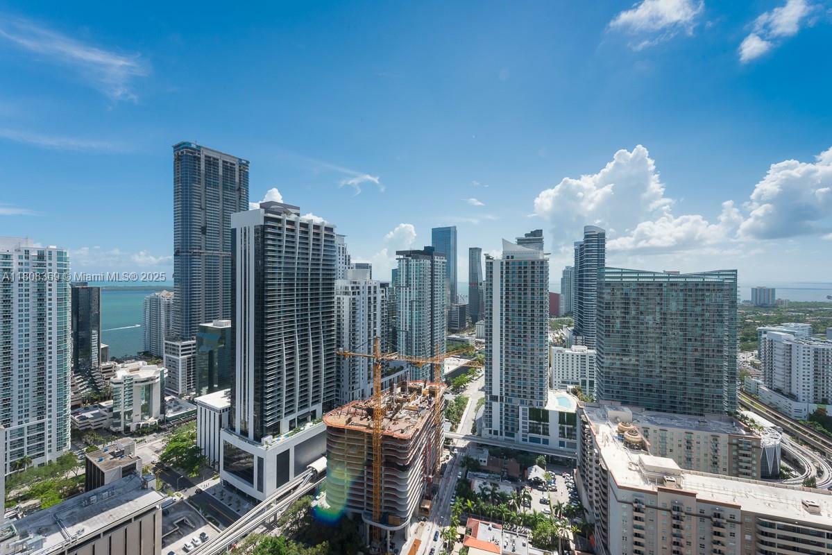 Property Photo: 45 SW 9th Street 4105 FL 33130