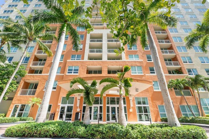 Property Photo:  2001 Biscayne Blvd 2308  FL 33137 