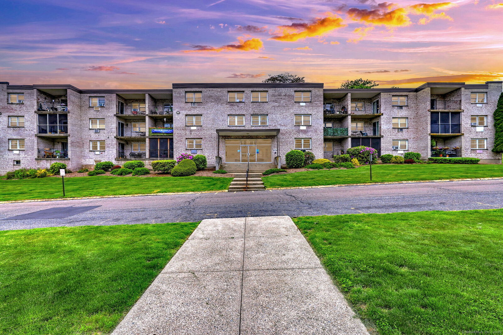 Property Photo: 308 Meadowside Road Apt 101 CT 06460