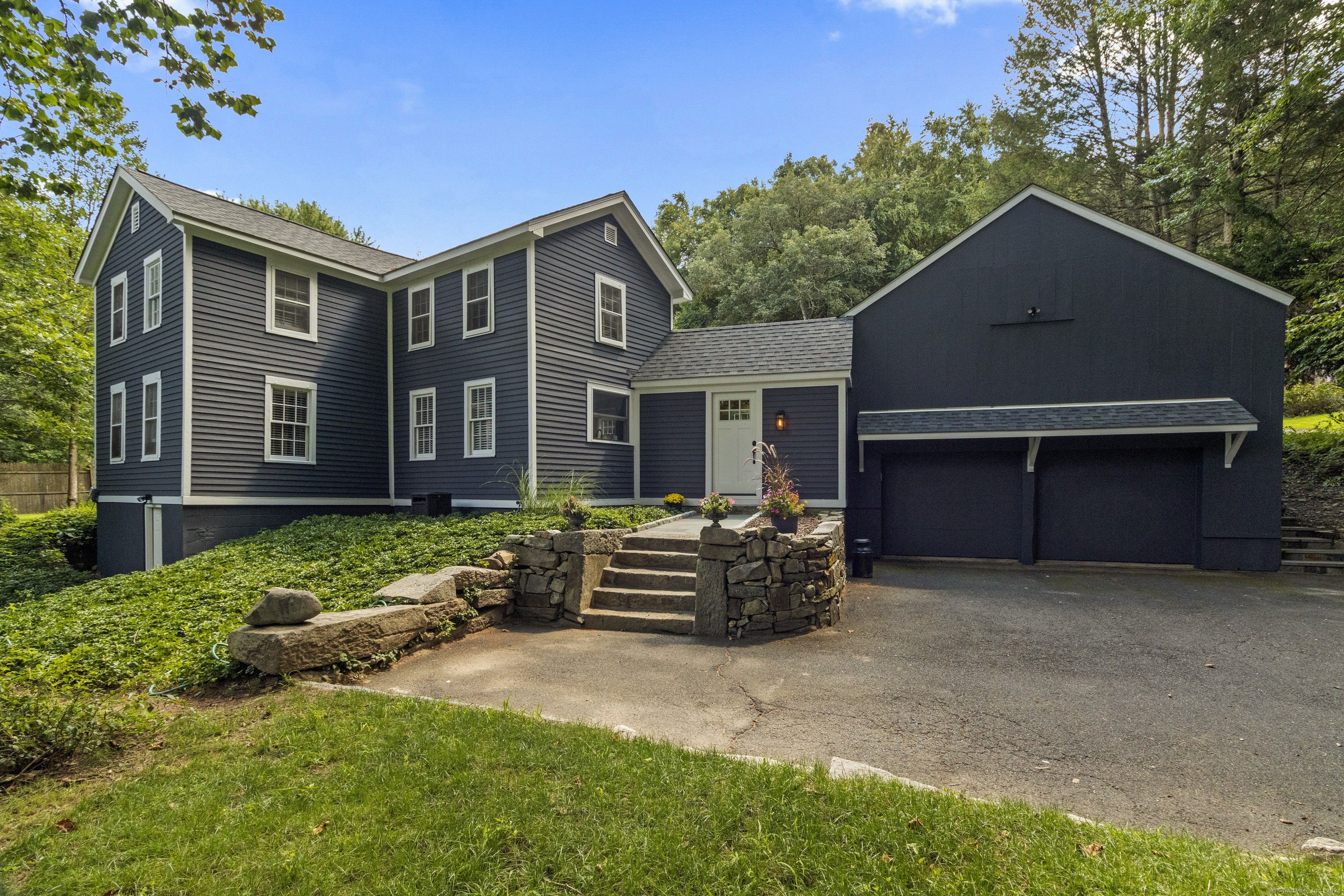 94 Glen Road  Newtown CT 06482 photo