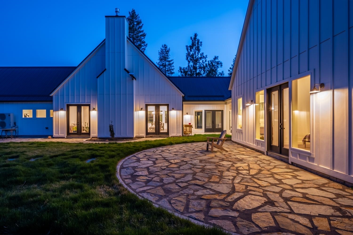 Property Photo: 5113 E Riverville Ln WA 99003
