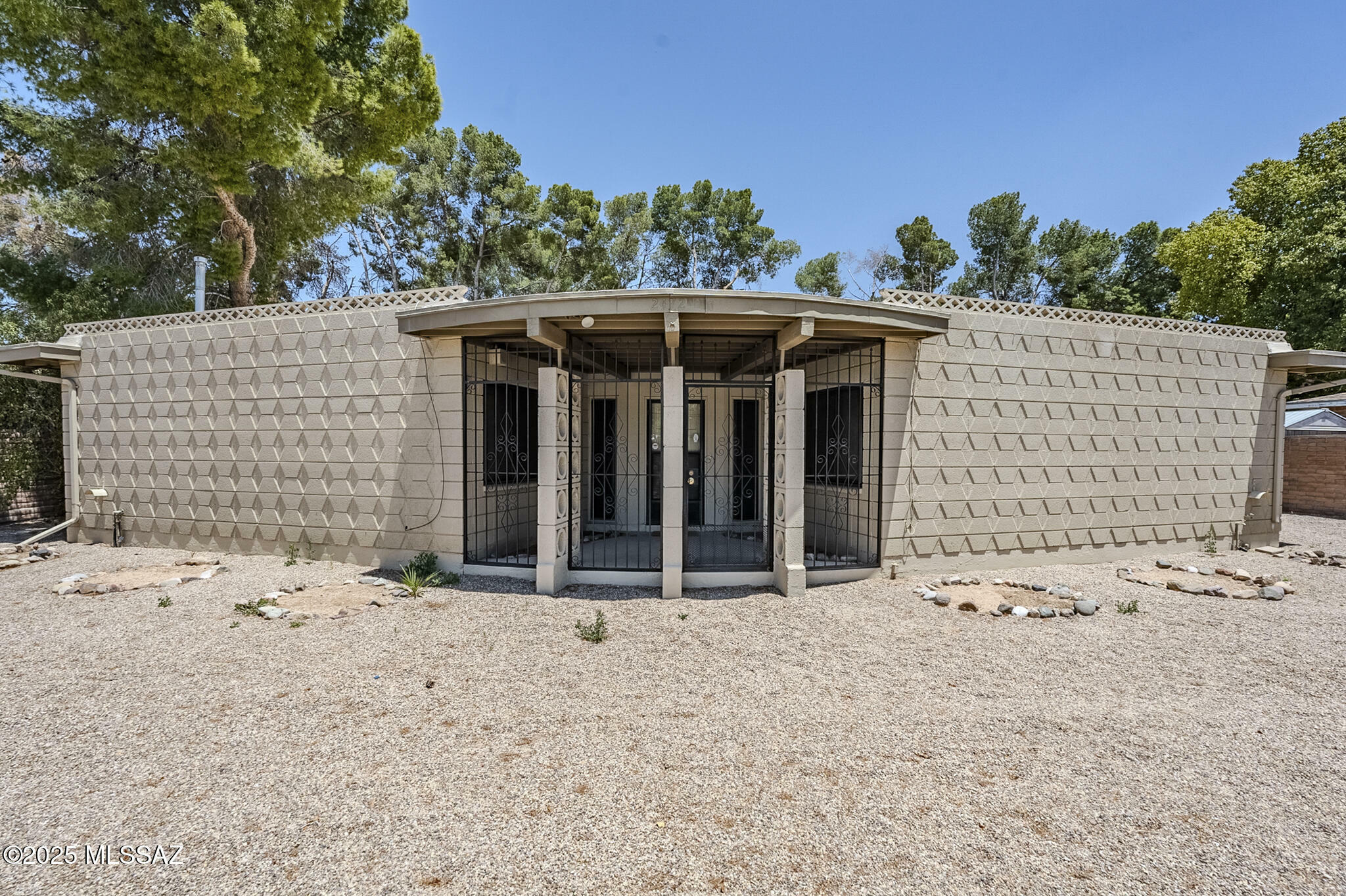Property Photo: 2472 N Van Buren Avenue AZ 85712