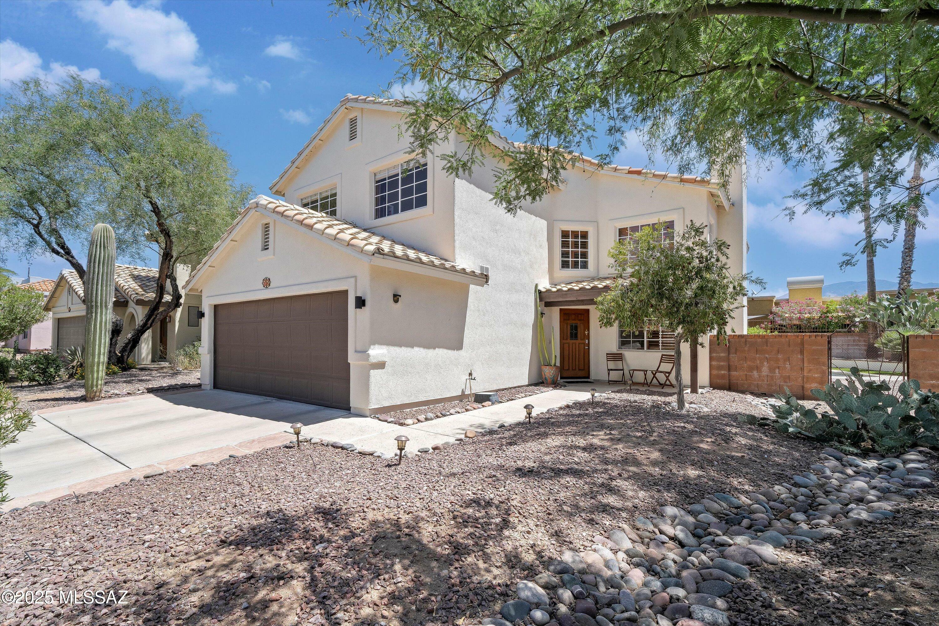 Property Photo: 715 W Annandale Way AZ 85737