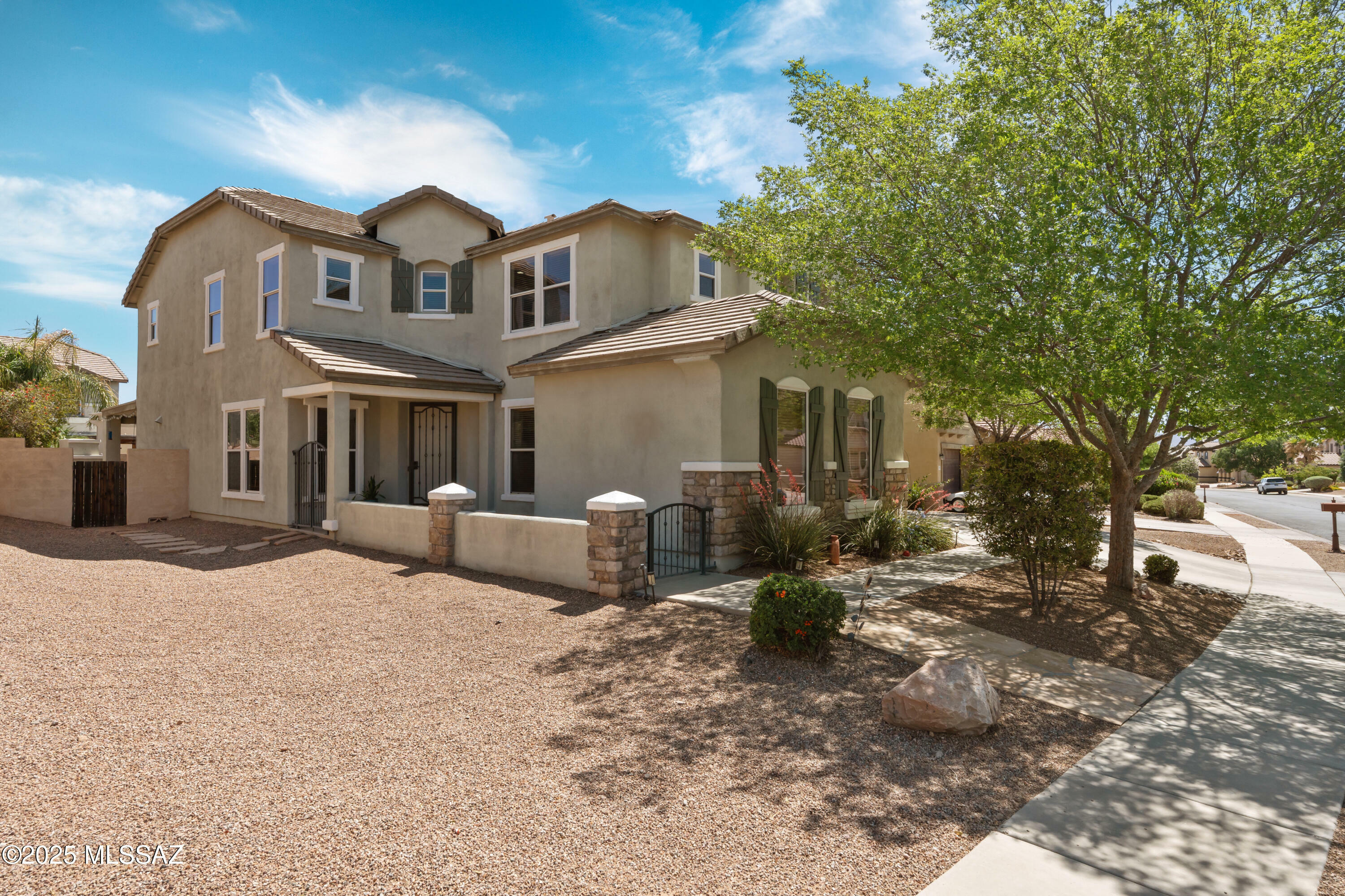 694 W Calle La Bolita  Sahuarita AZ 85629 photo