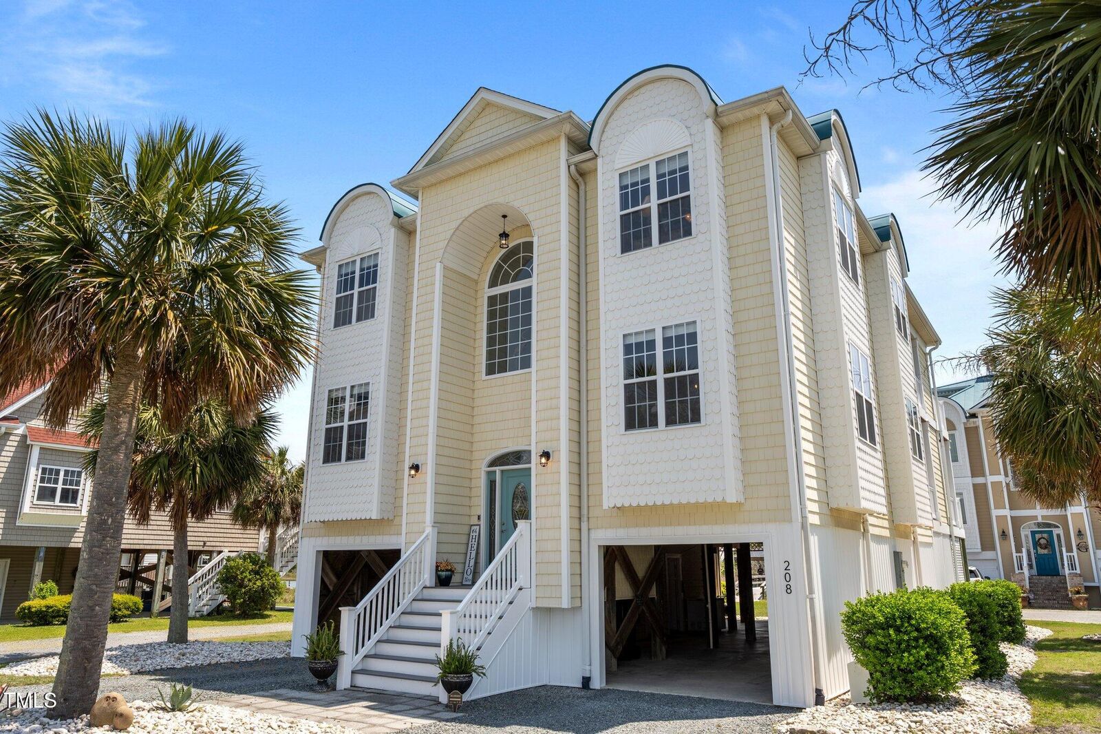 Property Photo: 208 Sea Manor Drive NC 28445