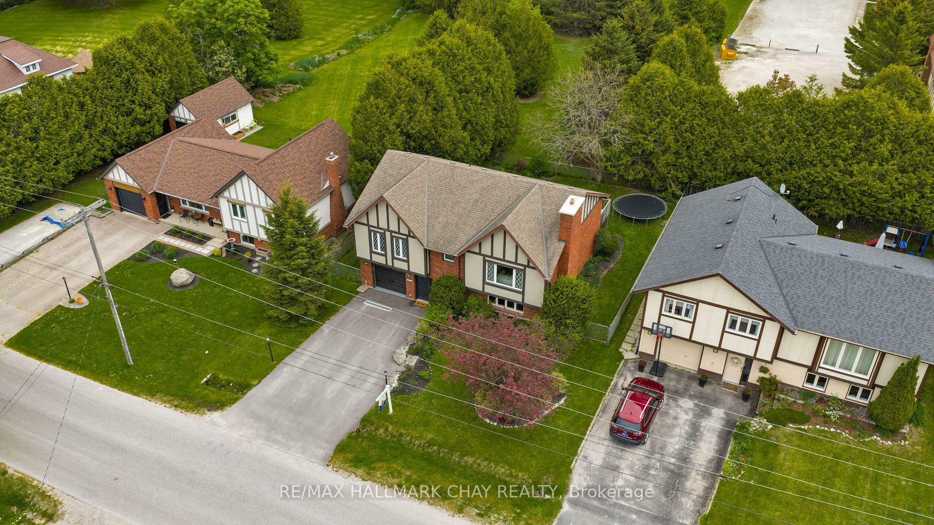 Property Photo: 209 Dominion Drive ON L0M 1S0
