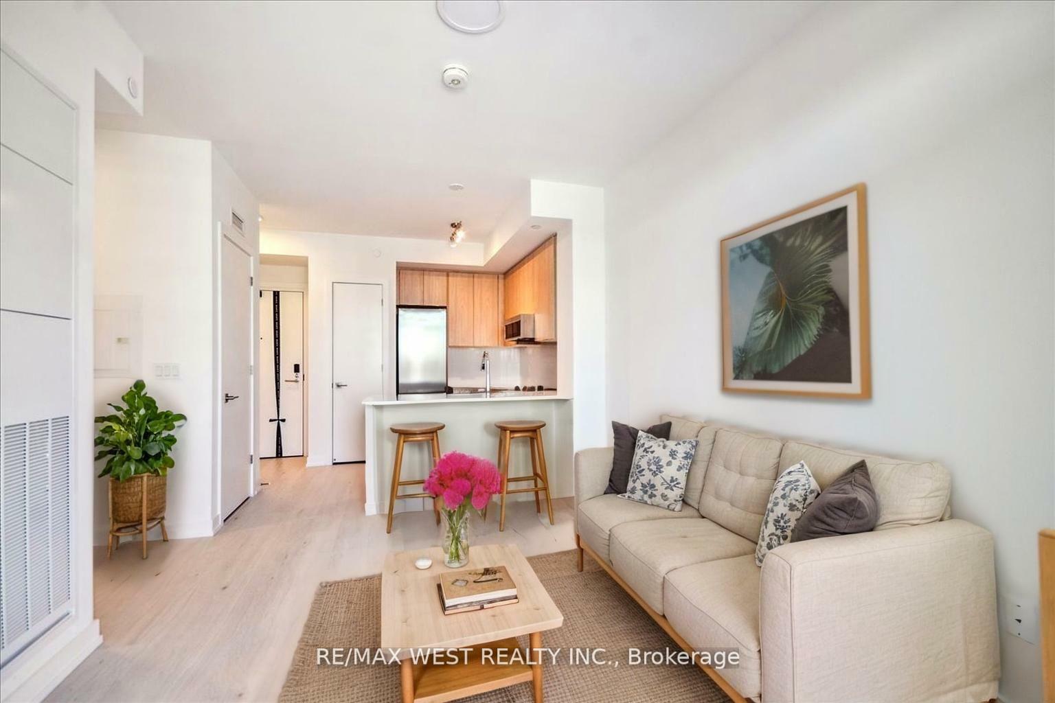 Property Photo: 2501 Saw Whet Boulevard 553 ON L6M 5N2