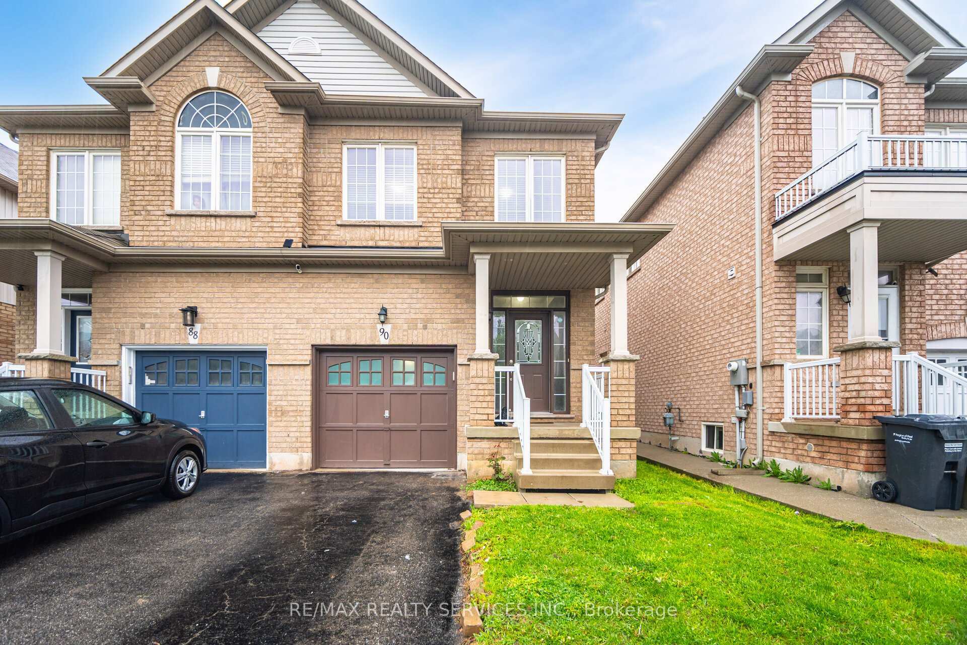 Property Photo: 90 Crumlin Crescent ON L6X 0Y4