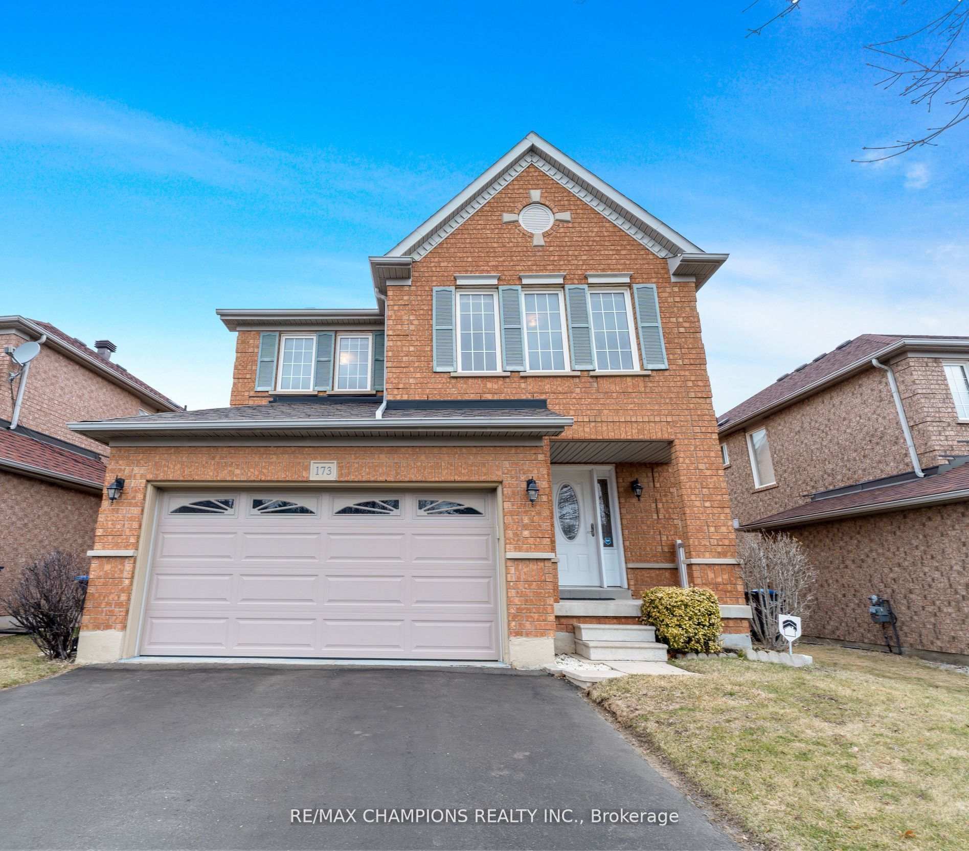 Property Photo: 173 Sunny Meadow Boulevard ON L6R 2Z2