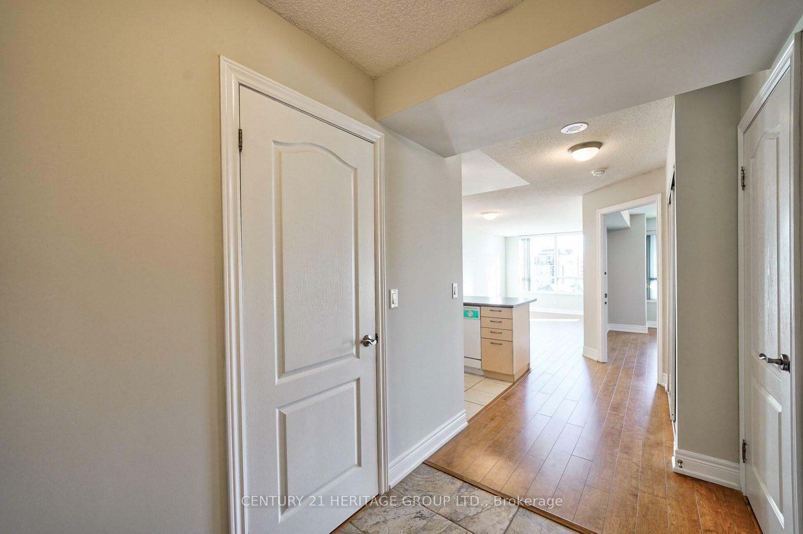 Property Photo: 62 Suncrest Boulevard 703 ON L3T 7Y6
