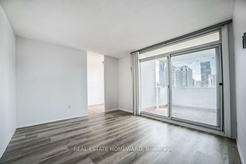 Property Photo: 40 Homewood Avenue 2509 ON M4Y 2K2