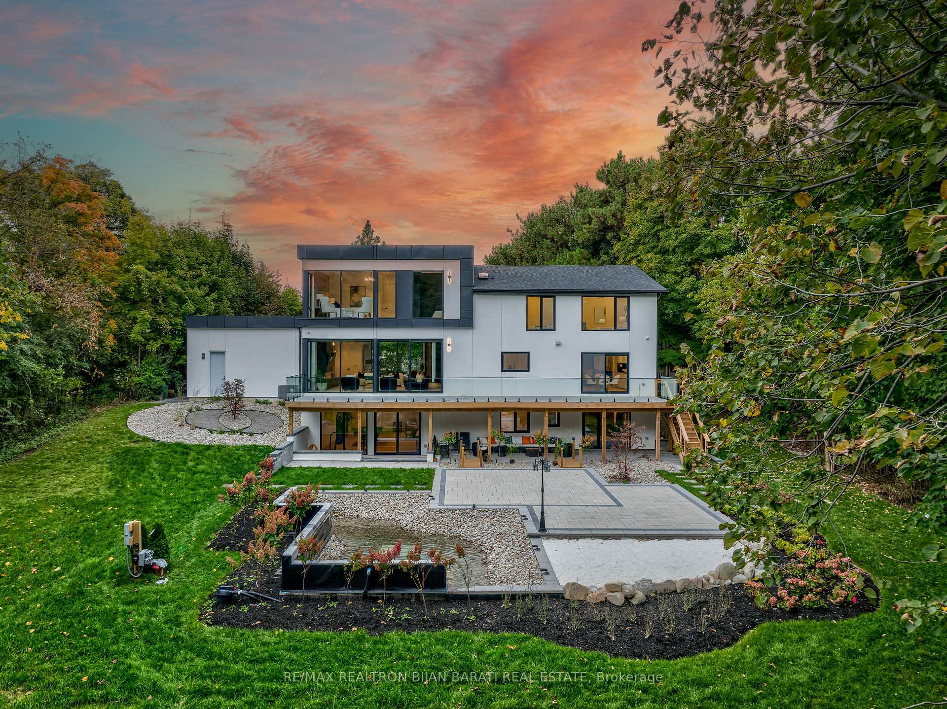 Property Photo: 38 Woodthrush Court ON M2K 2B1