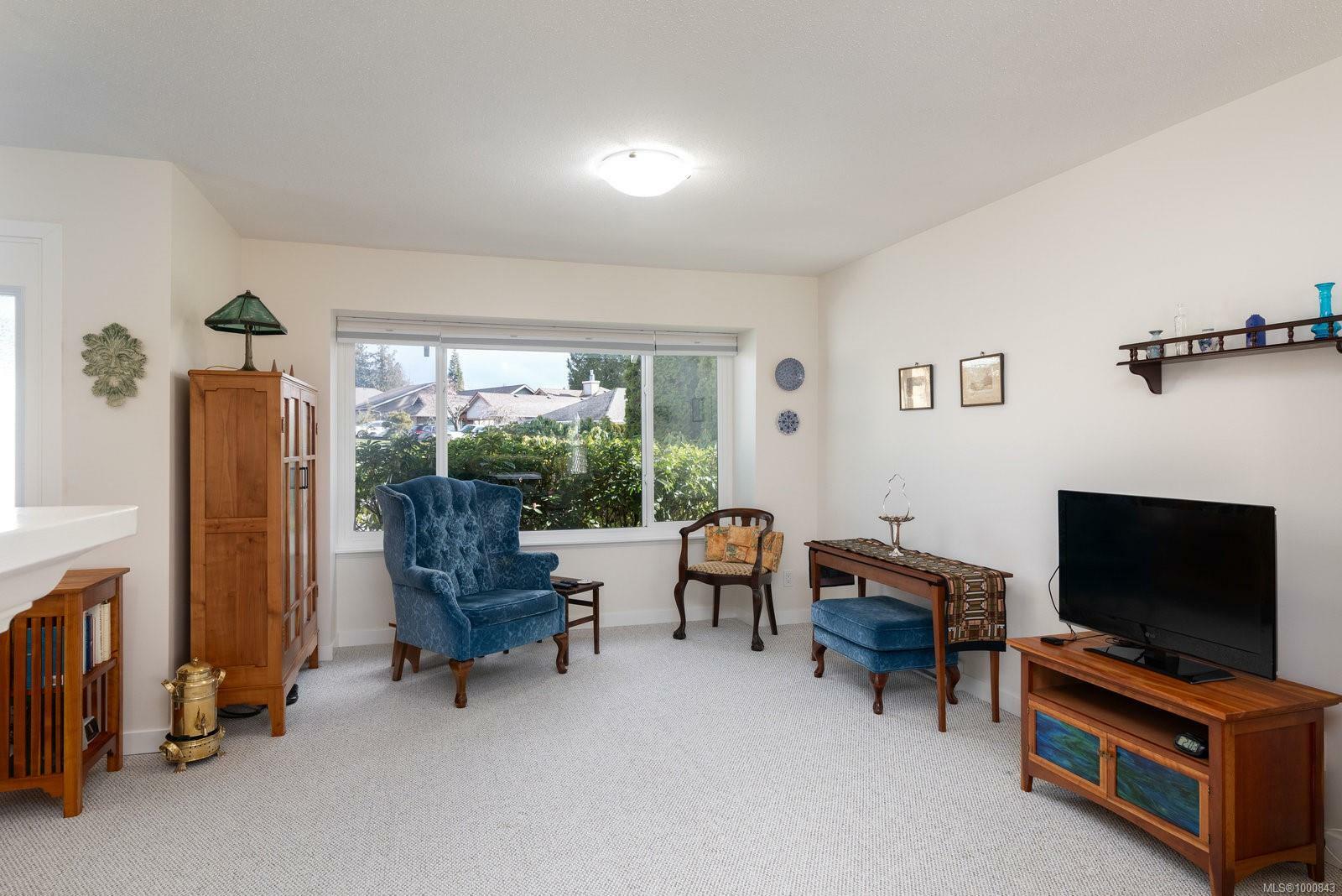 Property Photo: 3715 Arbutus Dr N BC V8H 0K8