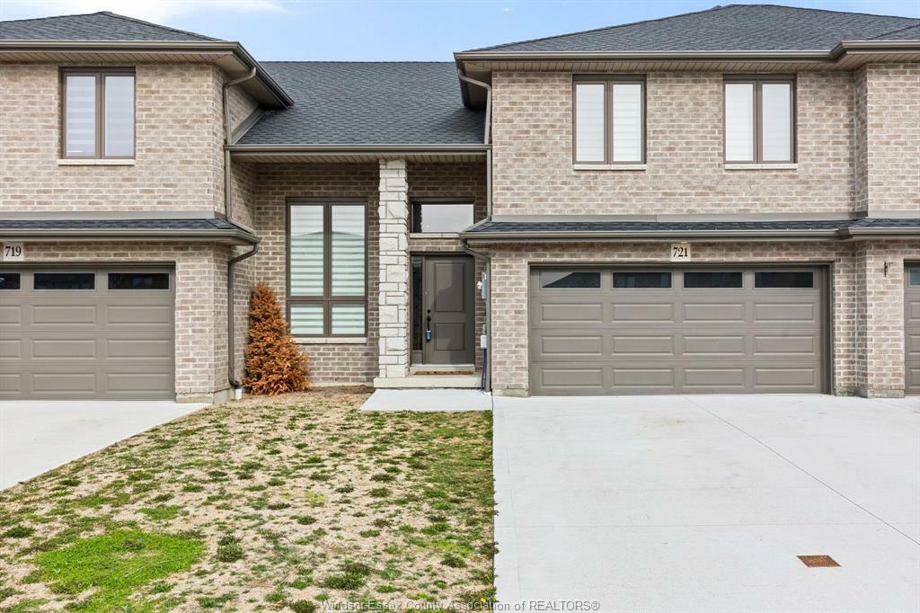 Photo de la propriété: 721 Faleria Street ON N8L 0K1