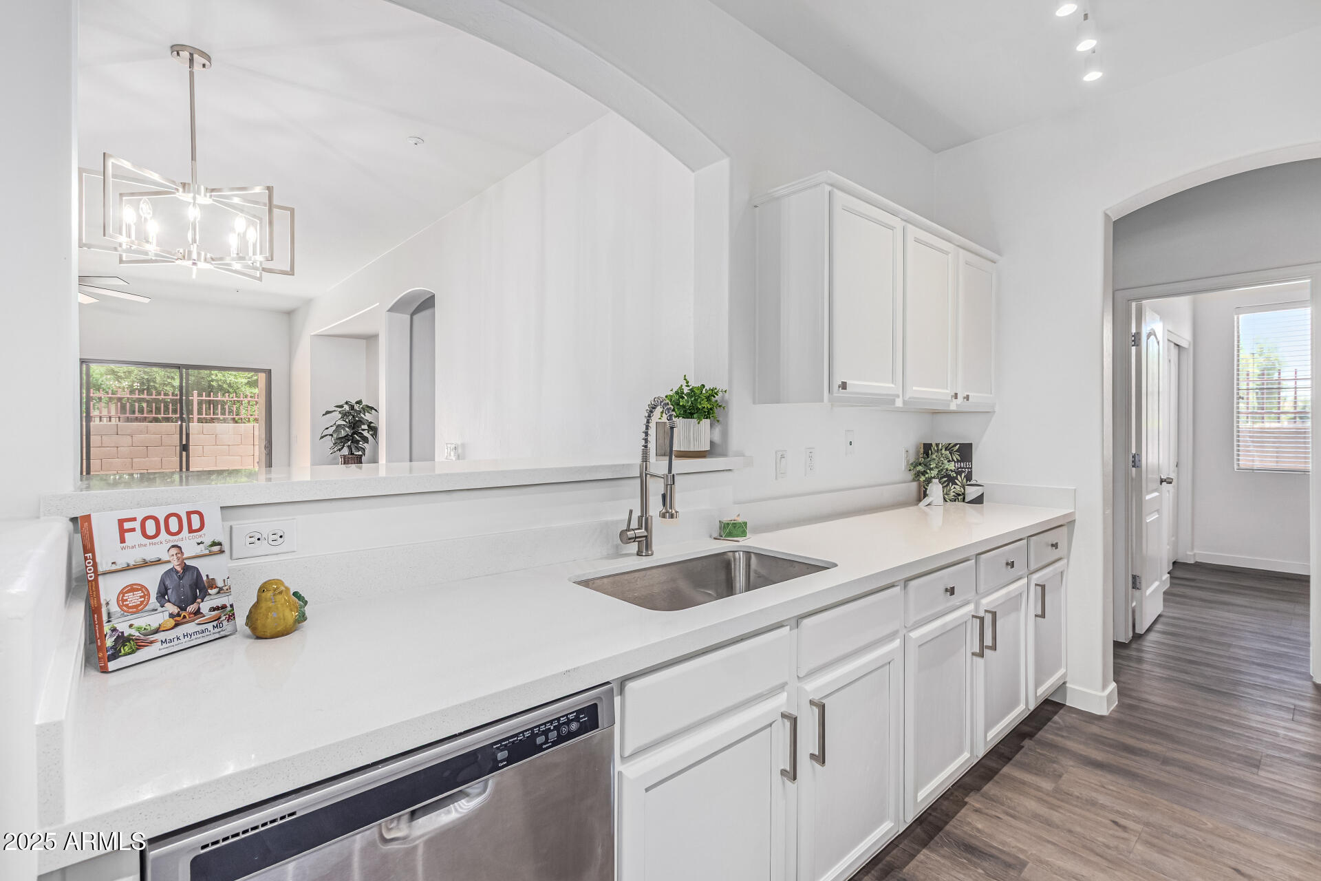 6359 S Forest Avenue  Gilbert AZ 85298 photo