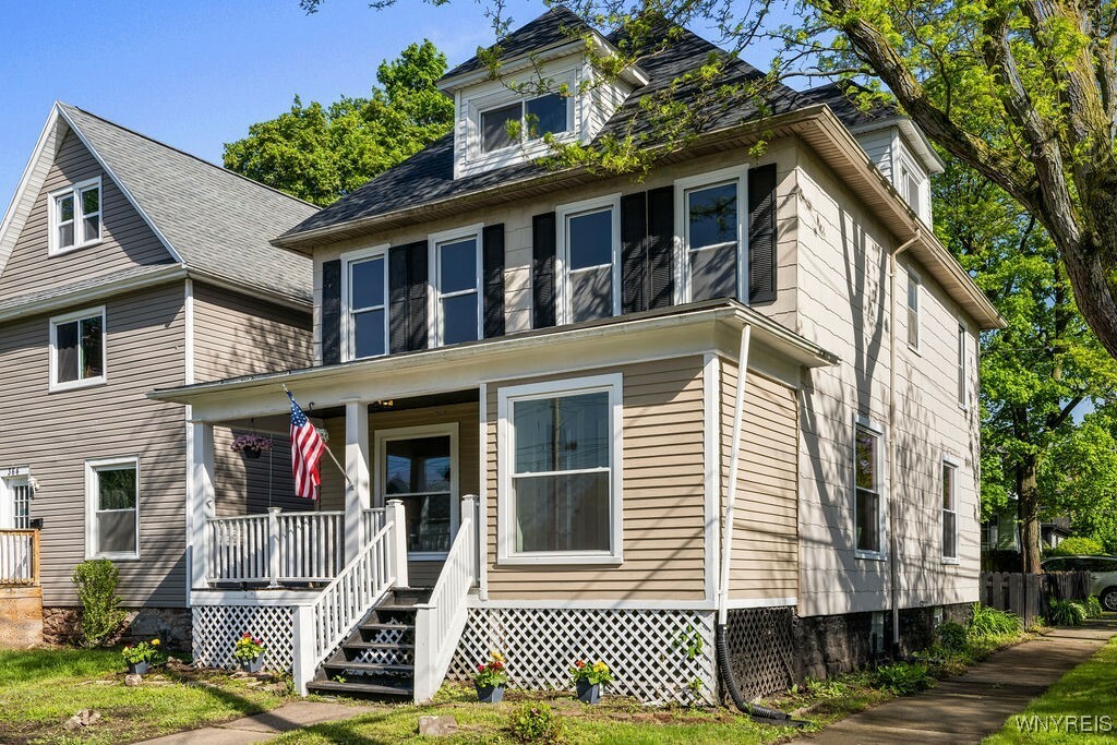 Property Photo:  376 Tremont Street  NY 14120 