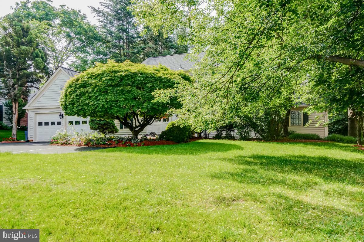 Property Photo: 8316 Bells Mill Road MD 20854
