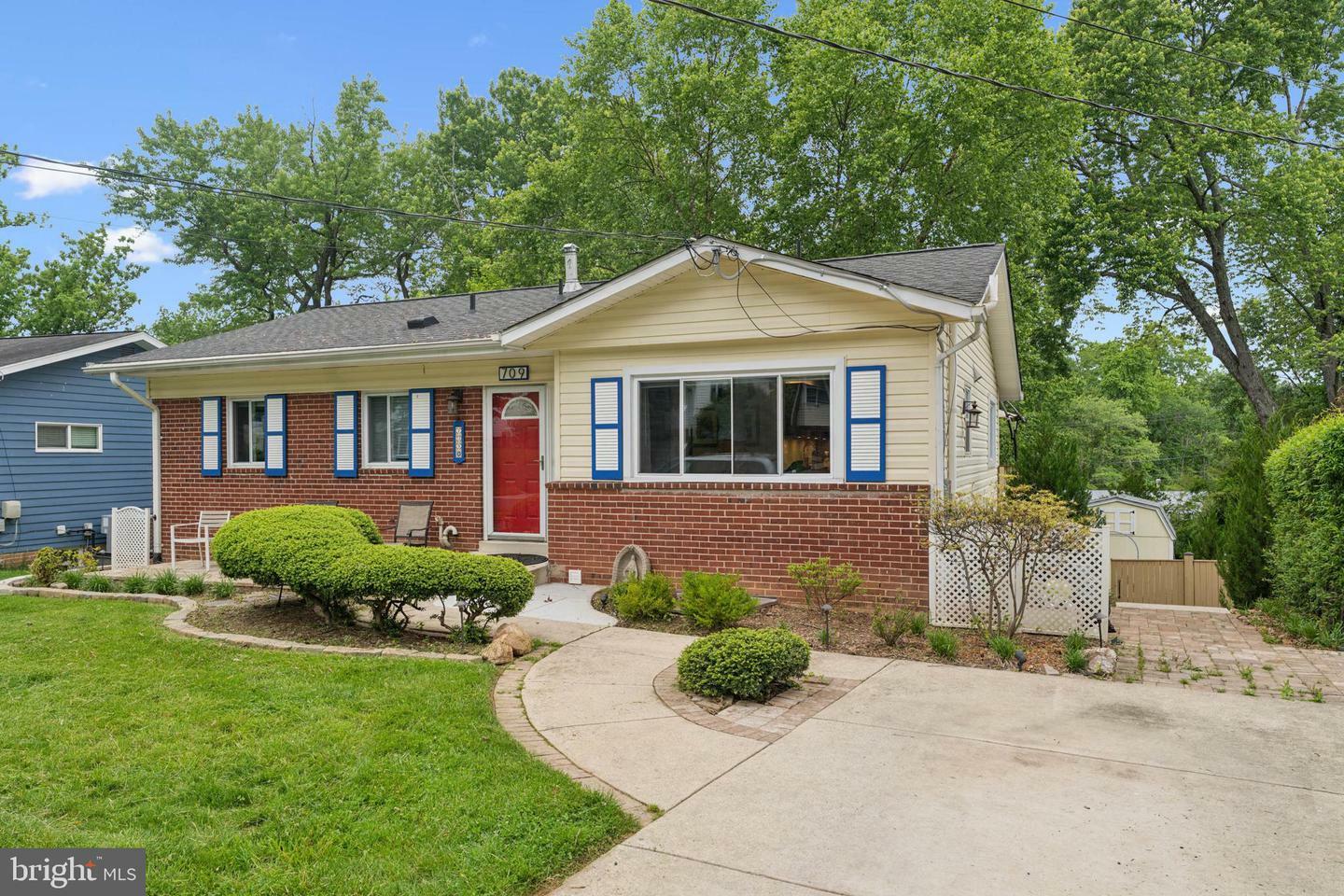 Property Photo: 709 Harrington Road MD 20852