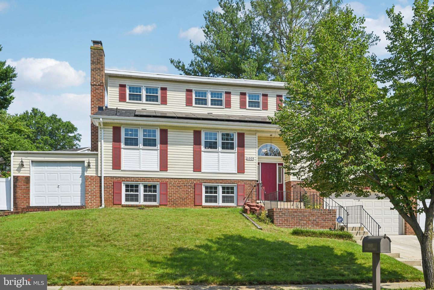 Property Photo: 1005 Kings Tree Drive MD 20721