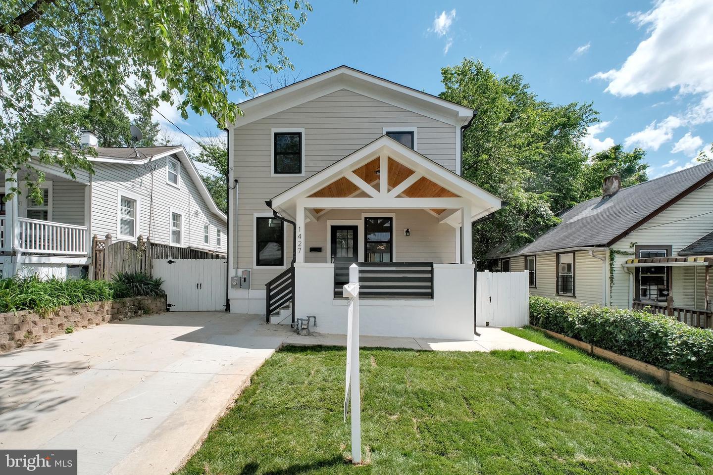 Property Photo: 1427 Jackson Street NE DC 20017