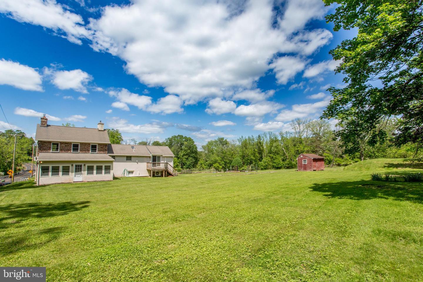 Property Photo: 577 Sackettsford Road PA 18974