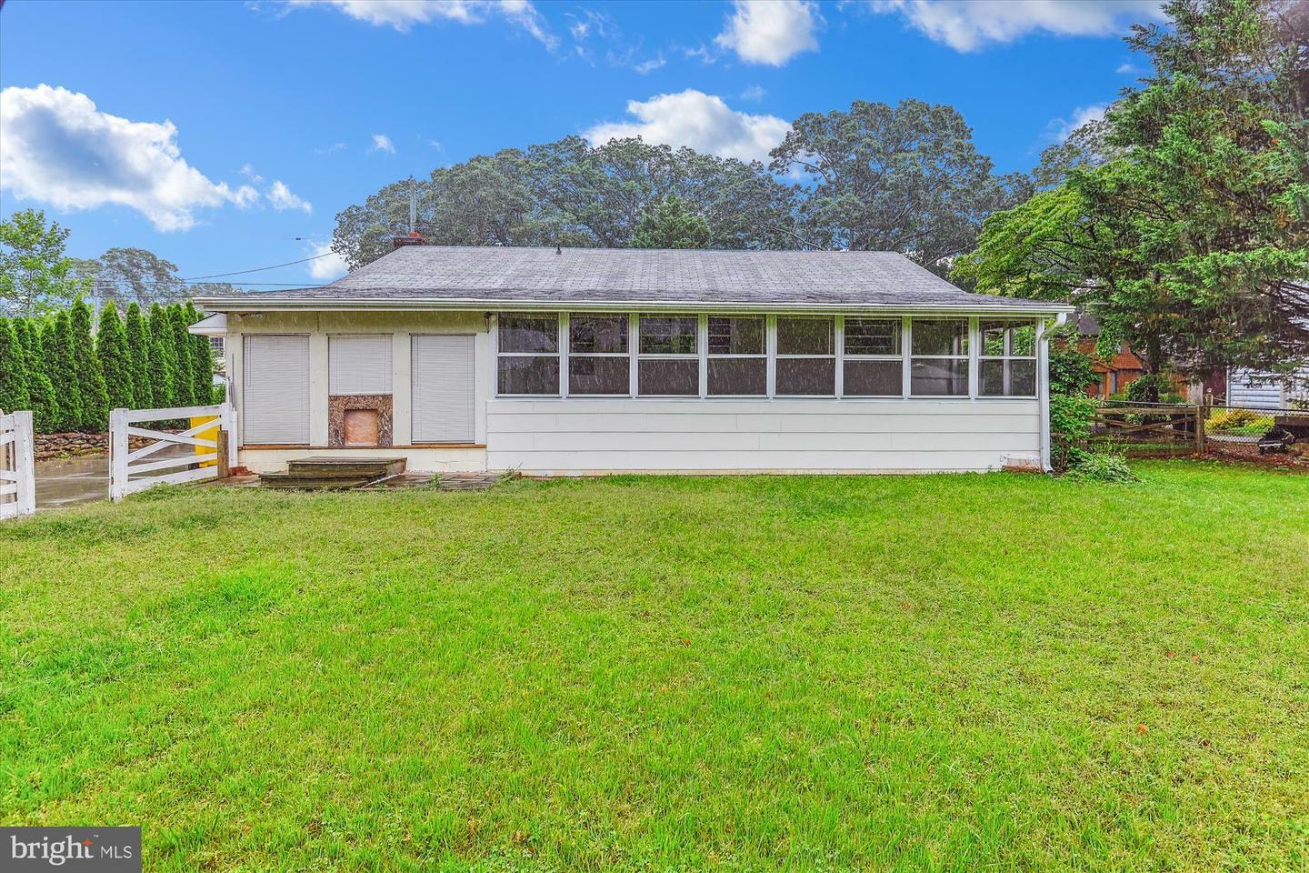 Property Photo: 71 Riverside Drive MD 21146