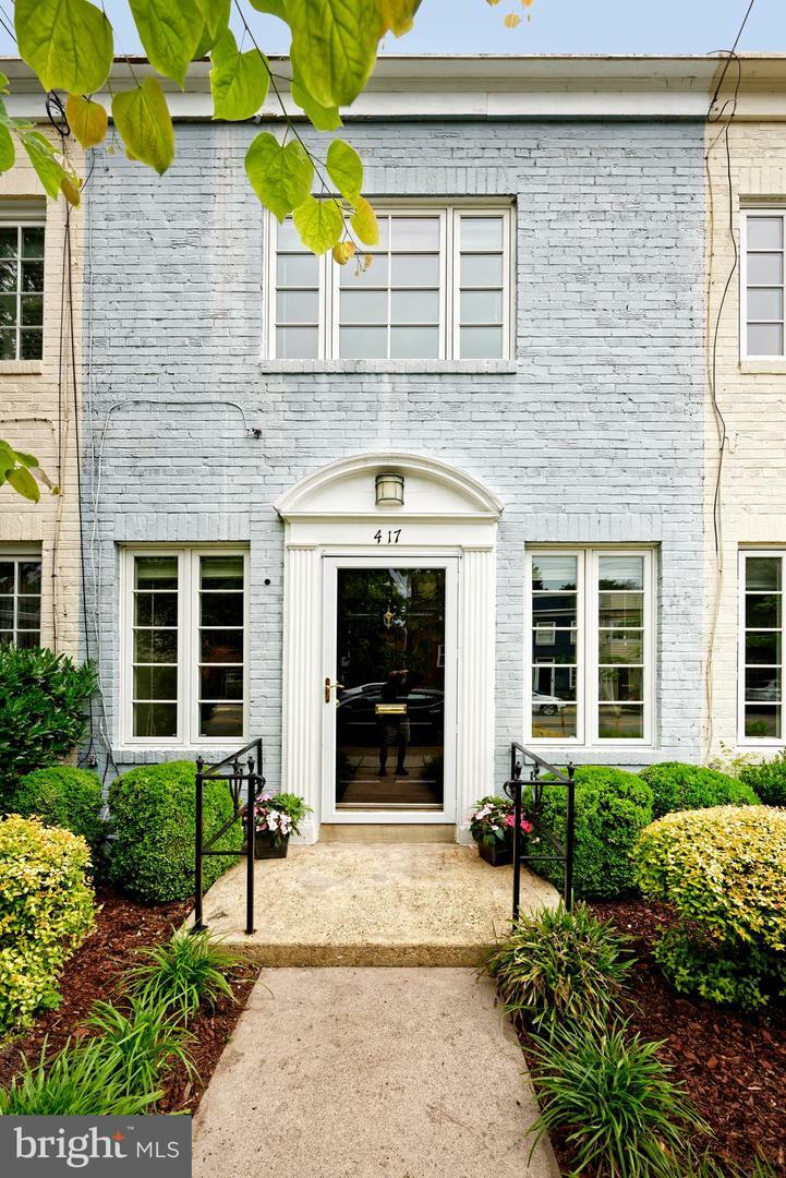 Property Photo: 417 Gibbon Street VA 22314