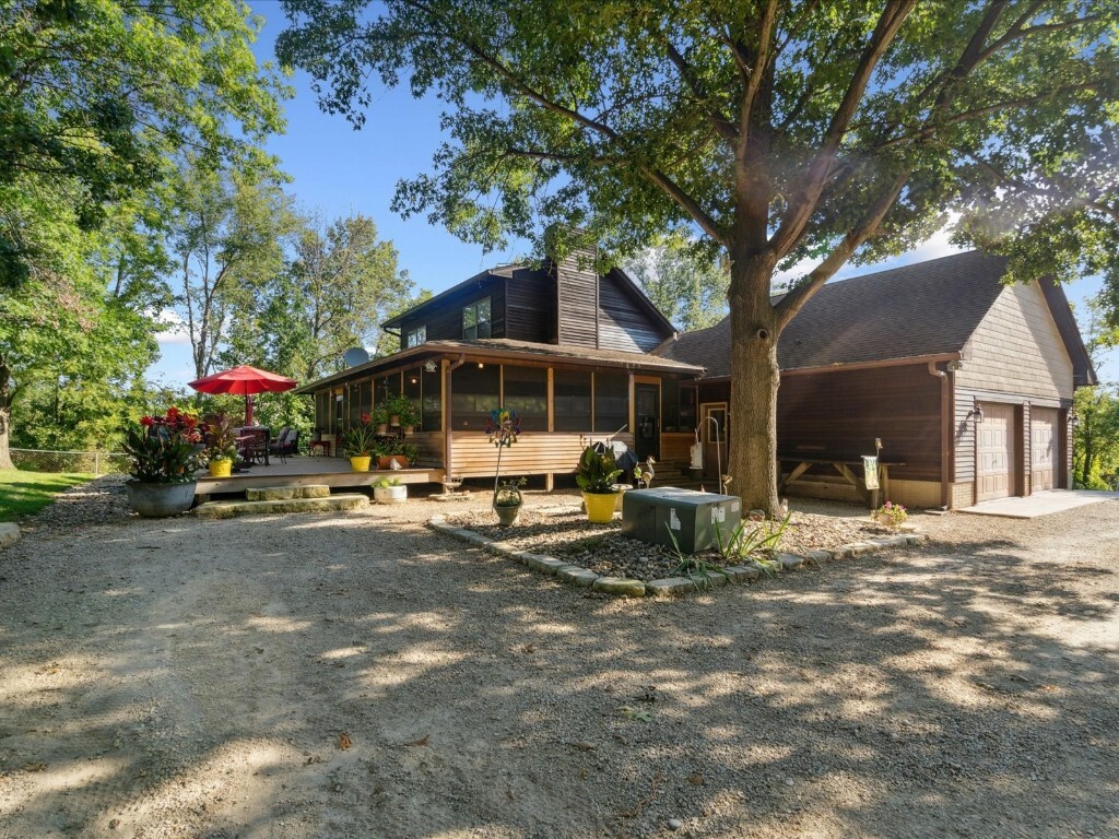 Property Photo: 1901 42nd Street SE IA 52403