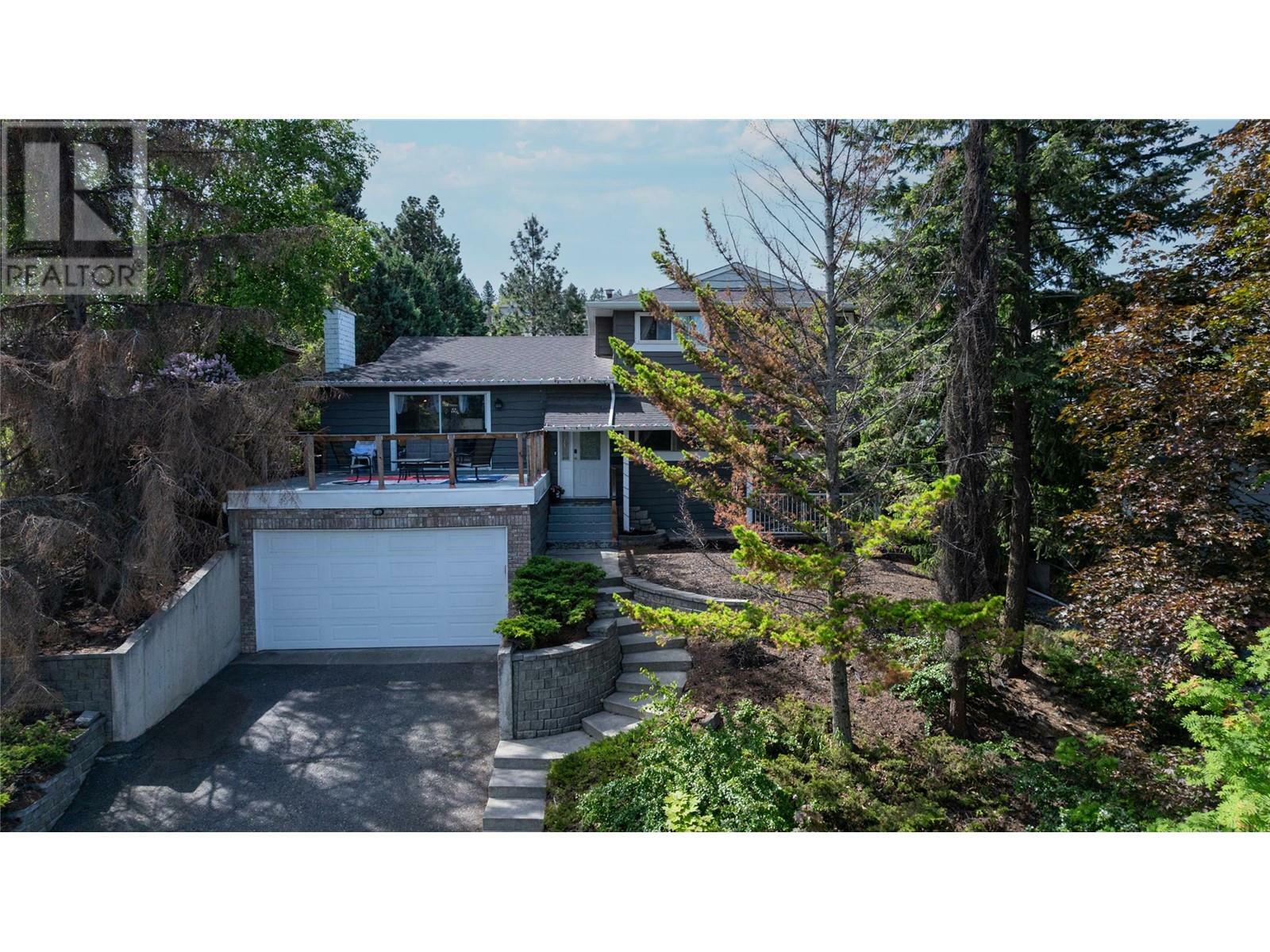 Photo de la propriété:  787 Gleneagles Drive  BC V2E 1J7 
