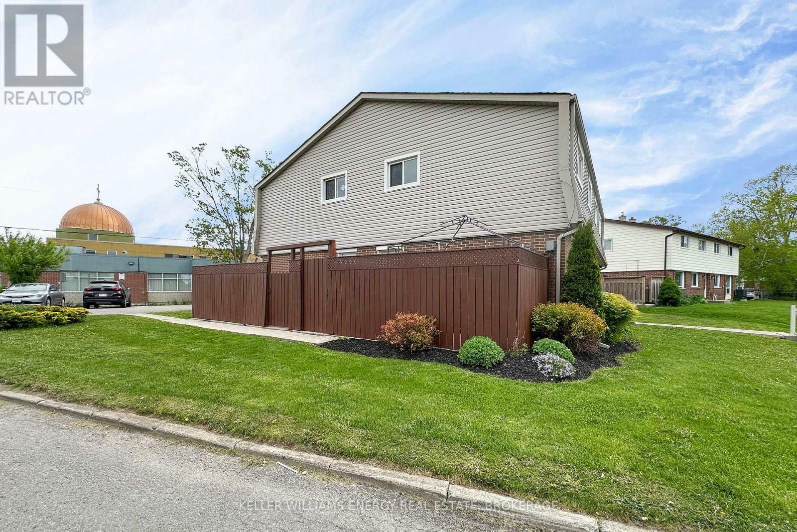 Property Photo:  743 Cypress Avenue 4 Units  ON L1H 2X2 