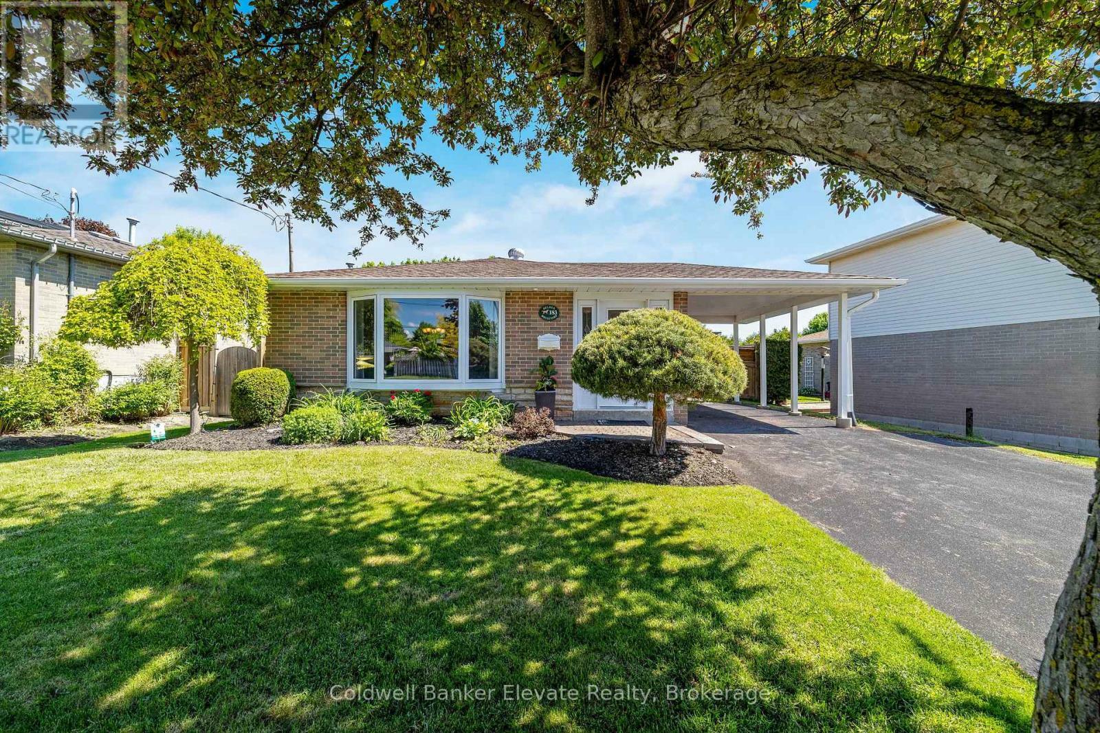 Property Photo: 183 Delrex Boulevard ON L7G 4E4