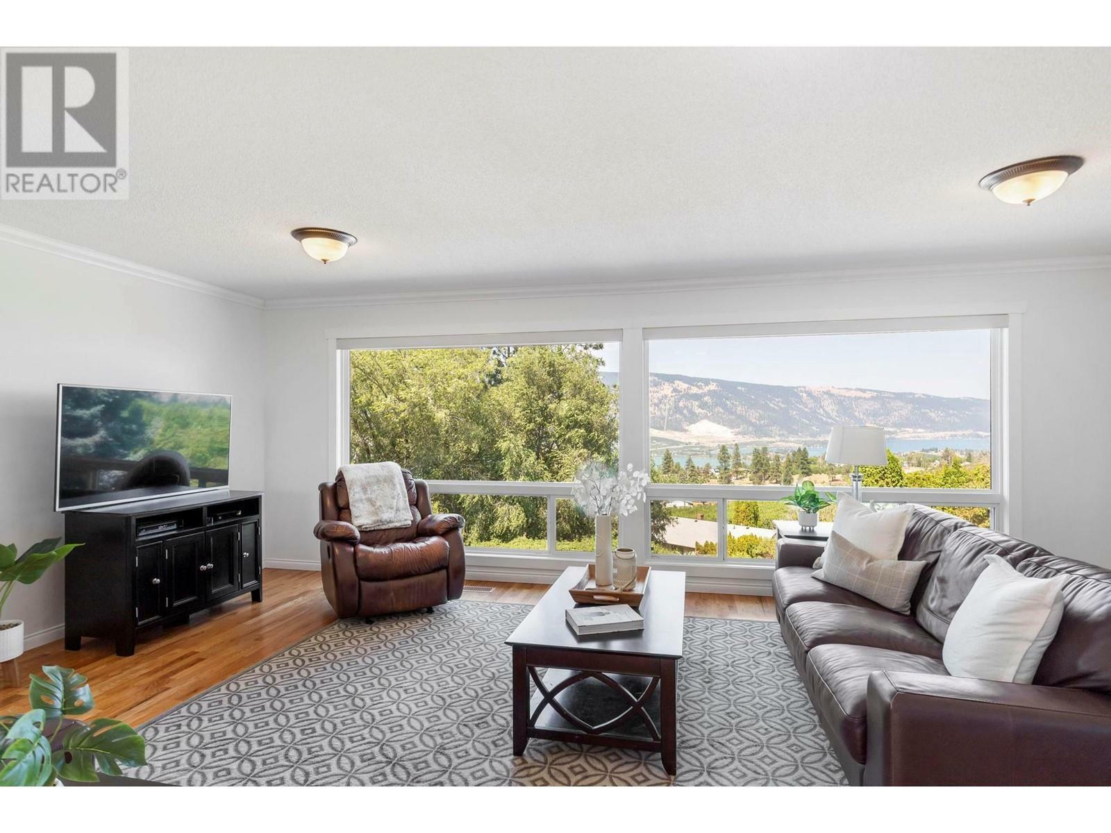 Property Photo: 14251 East Hill Road BC V4V 2B9